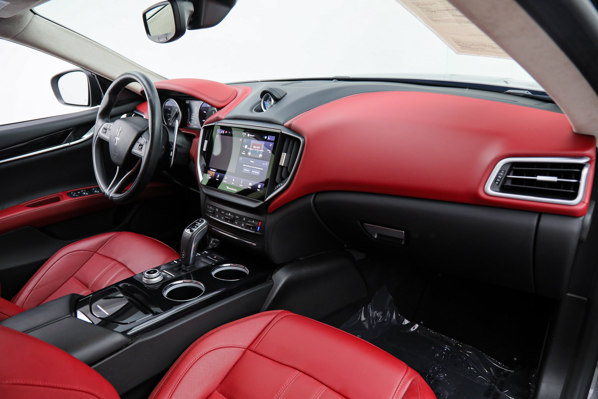 Certified 2023 Maserati Ghibli Modena RWD image 11