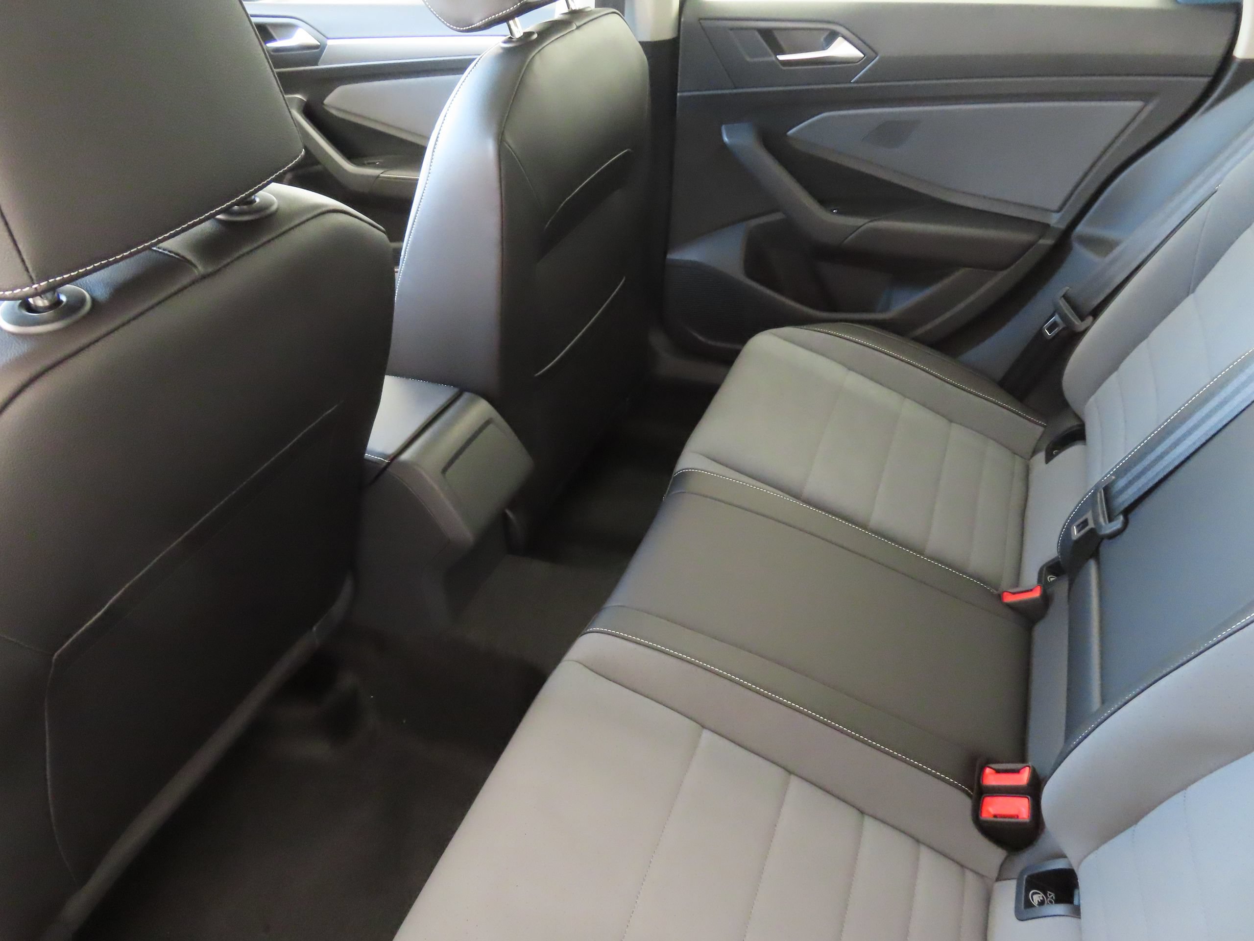 New 2026 Volkswagen Jetta SE FWD image 21
