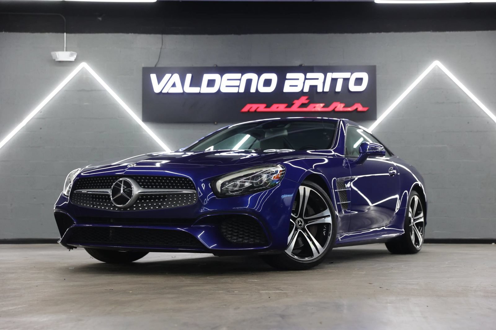 Used 2018 Mercedes-Benz SL 450 image 2
