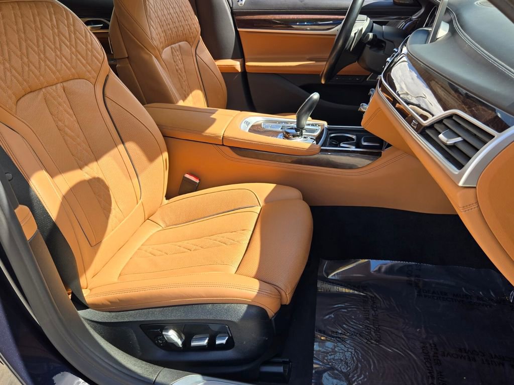Used 2019 BMW 750i xDrive w/ Executive Package image 16