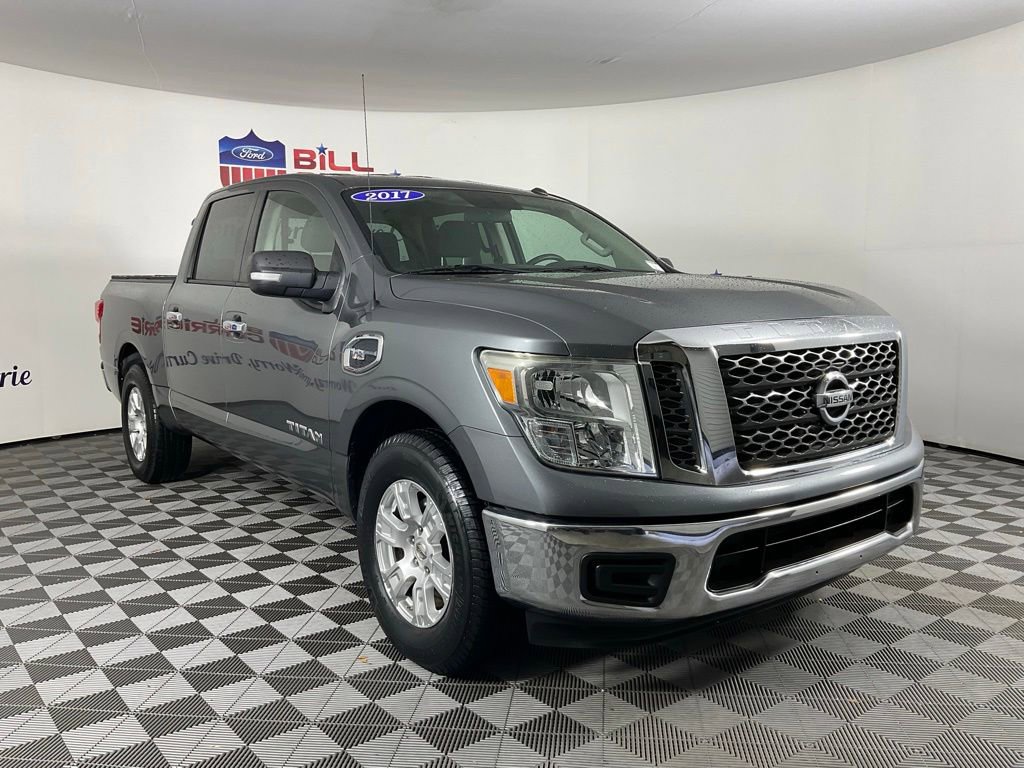 Used 2017 Nissan Titan SV RWD image 1