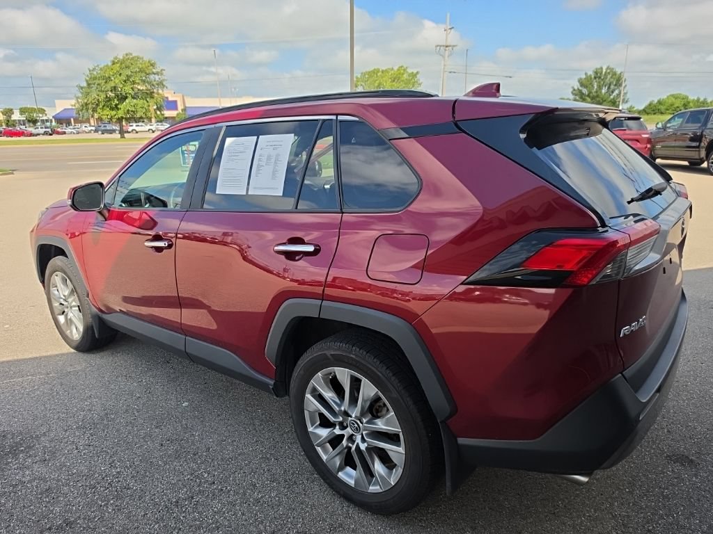 Used 2019 Toyota RAV4 Limited w/ Advanced Technology Package AWD/4WD image 5
