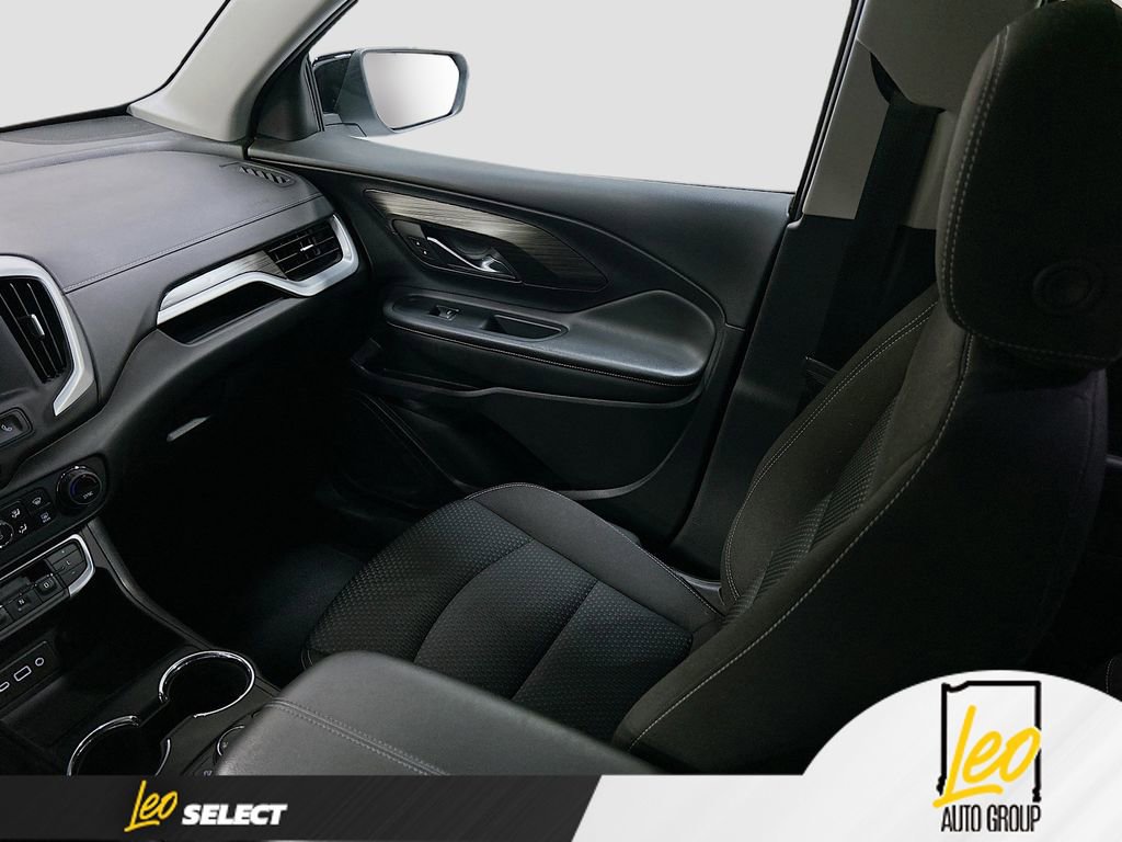 Used 2024 GMC Terrain SLE w/ Driver Convenience Package image 22