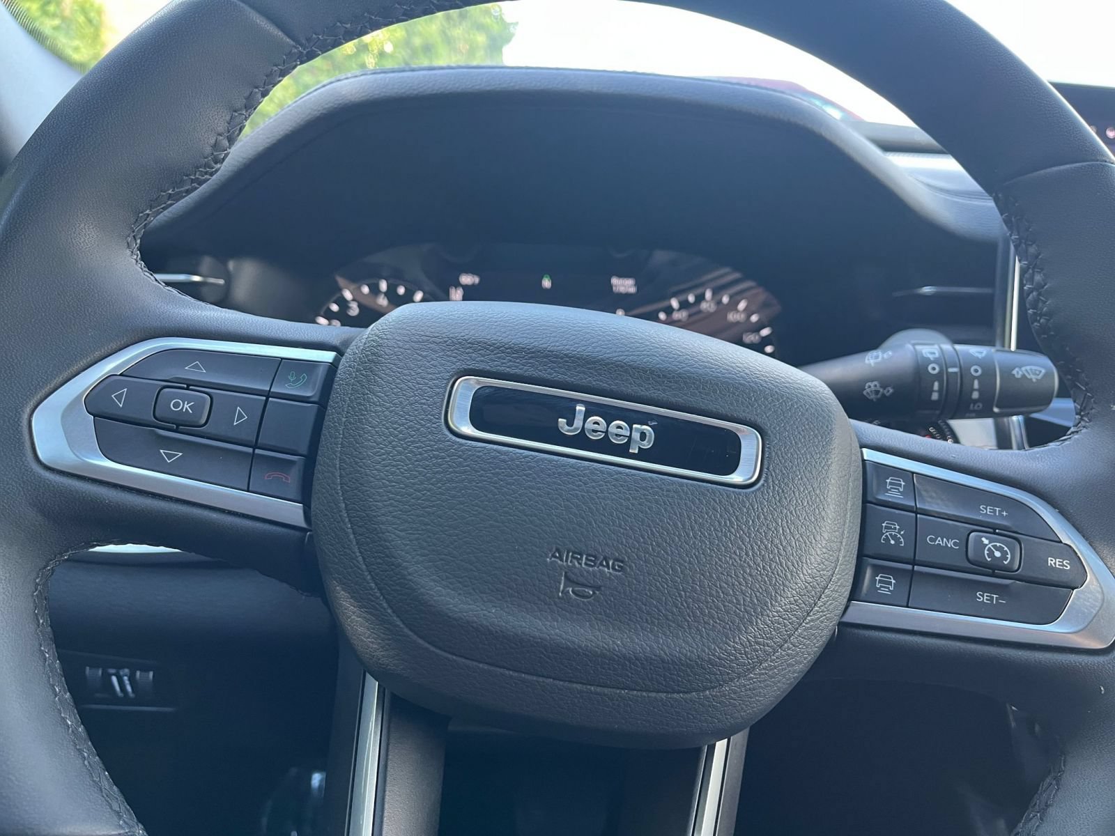 Used 2025 Jeep Compass Limited AWD/4WD image 29