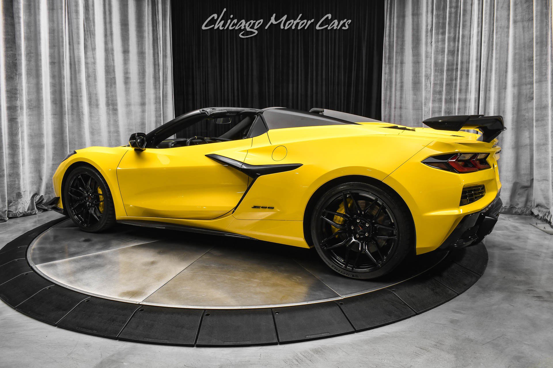 Used 2025 Chevrolet Corvette Z06 w/ Stealth Interior Trim Package image 3