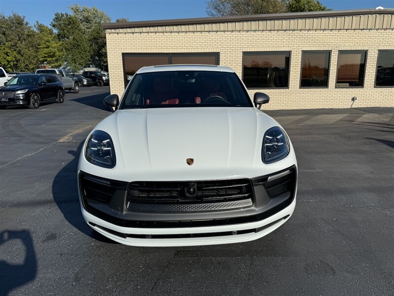 Used 2025 Porsche Macan Turbo AWD/4WD image 3