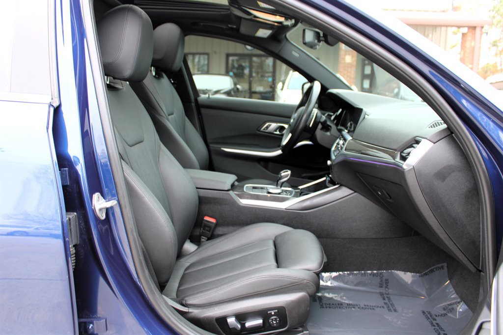 Used 2020 BMW 330i Sedan w/ Convenience Package RWD image 16