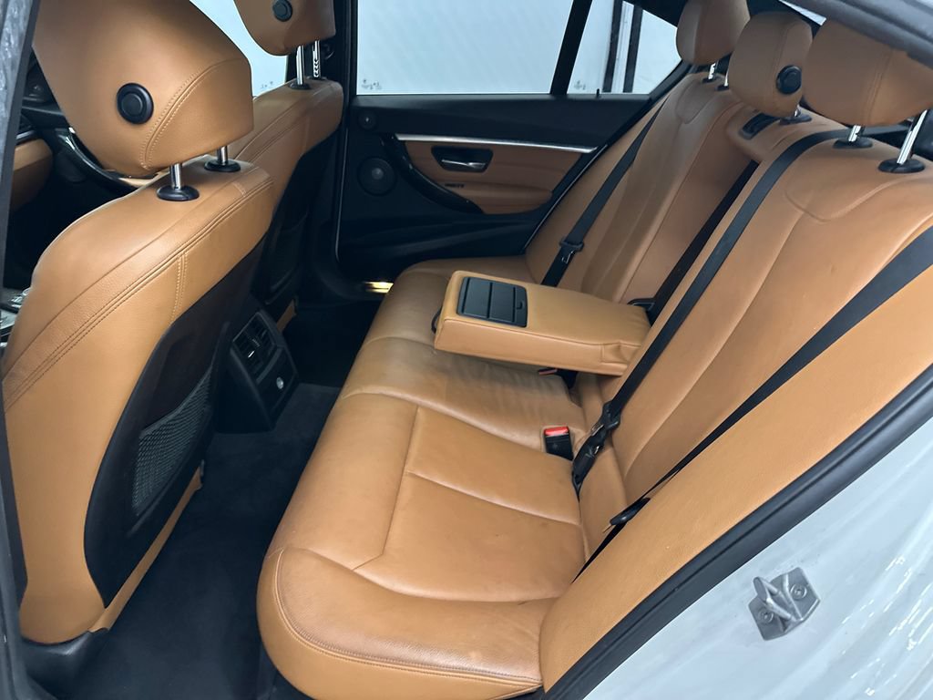 Used 2018 BMW 330i Sedan RWD image 19