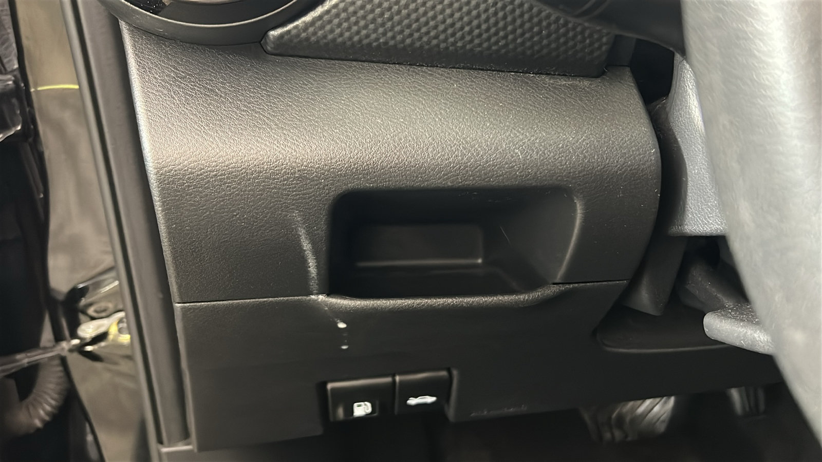 Used 2023 Nissan Kicks SV FWD image 23