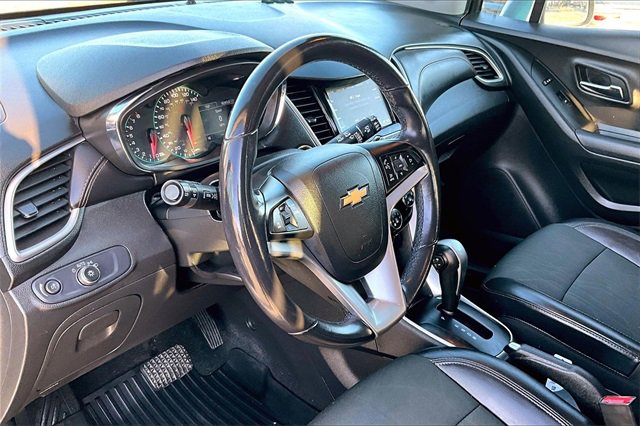 Used 2019 Chevrolet Trax LT w/ LT Convenience Package image 11