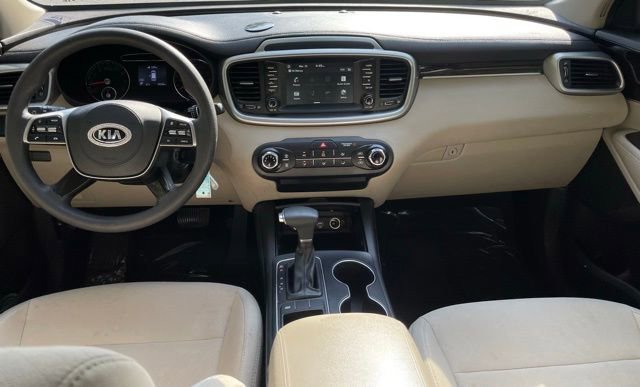 Used 2019 Kia Sorento LX image 16