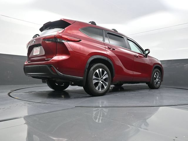 Used 2023 Toyota Highlander XLE AWD/4WD image 37
