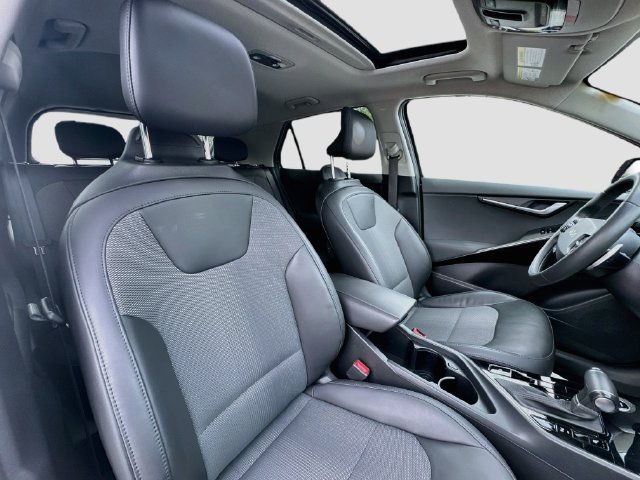 Used 2023 Kia Niro EX Touring FWD image 29