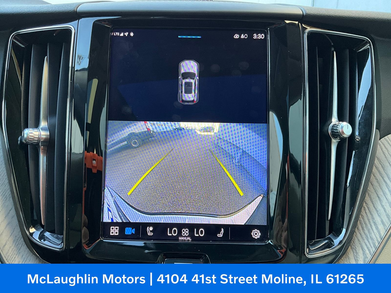 Certified 2023 Volvo XC60 B5 Plus w/ Climate Package image 7