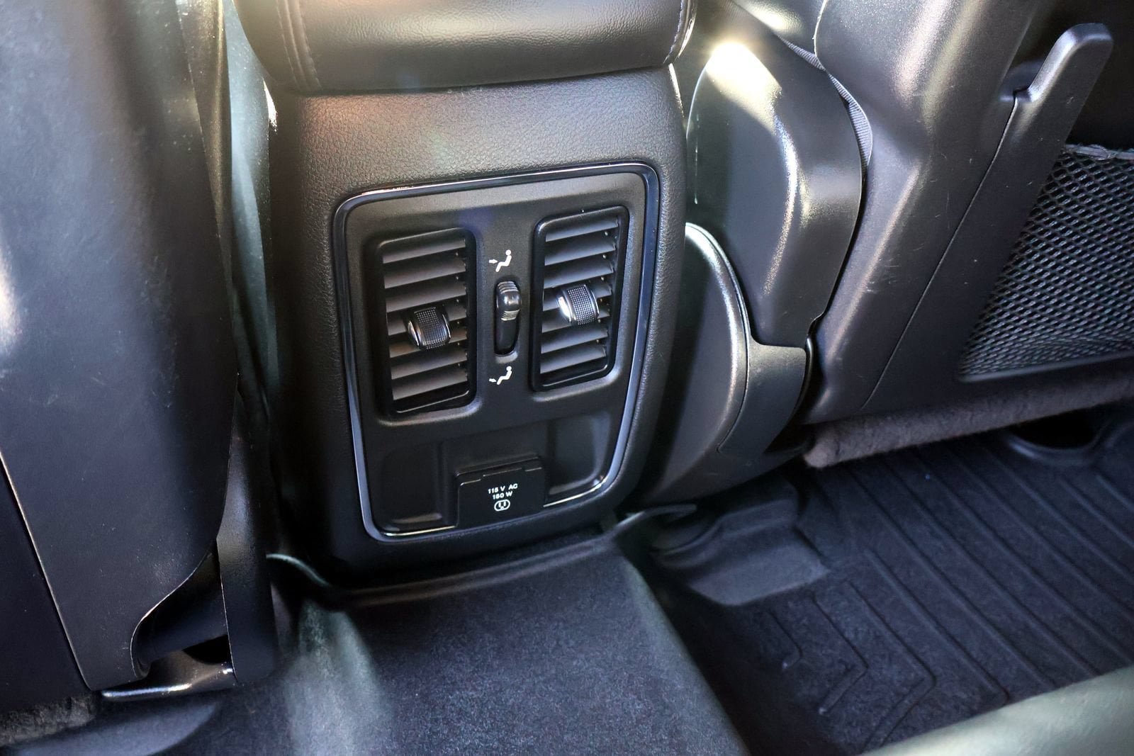 Used 2022 Jeep Grand Cherokee Laredo X AWD/4WD image 15