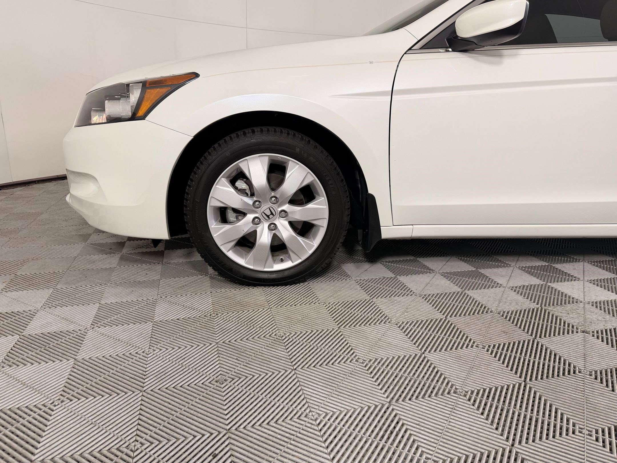 Used 2010 Honda Accord EX-L image 27