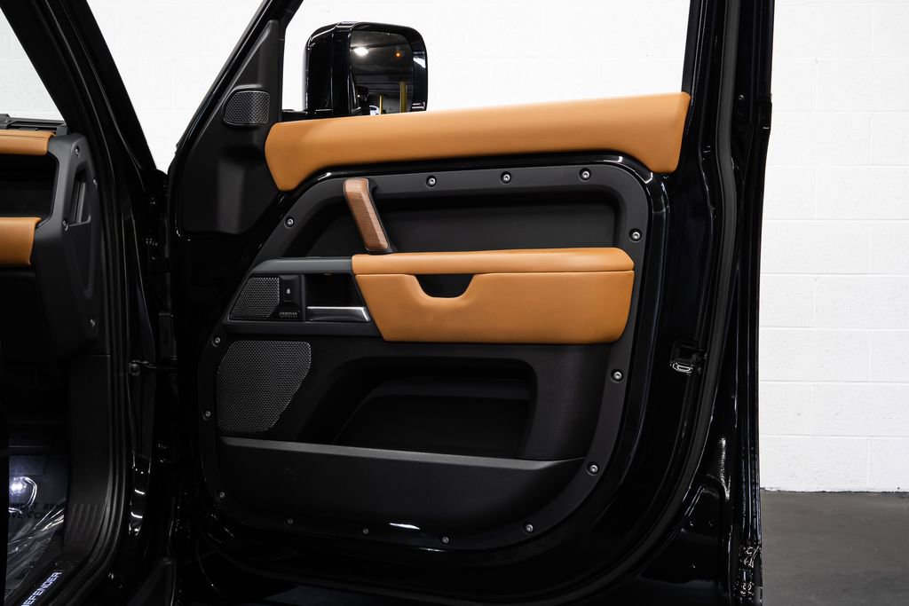 Used 2023 Land Rover Defender 110 X image 21