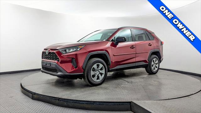 Used 2021 Toyota RAV4 LE AWD/4WD image 2