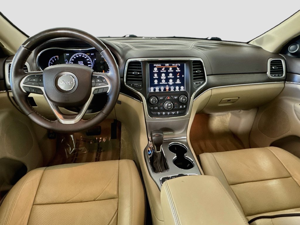 Used 2018 Jeep Grand Cherokee Overland AWD/4WD image 24