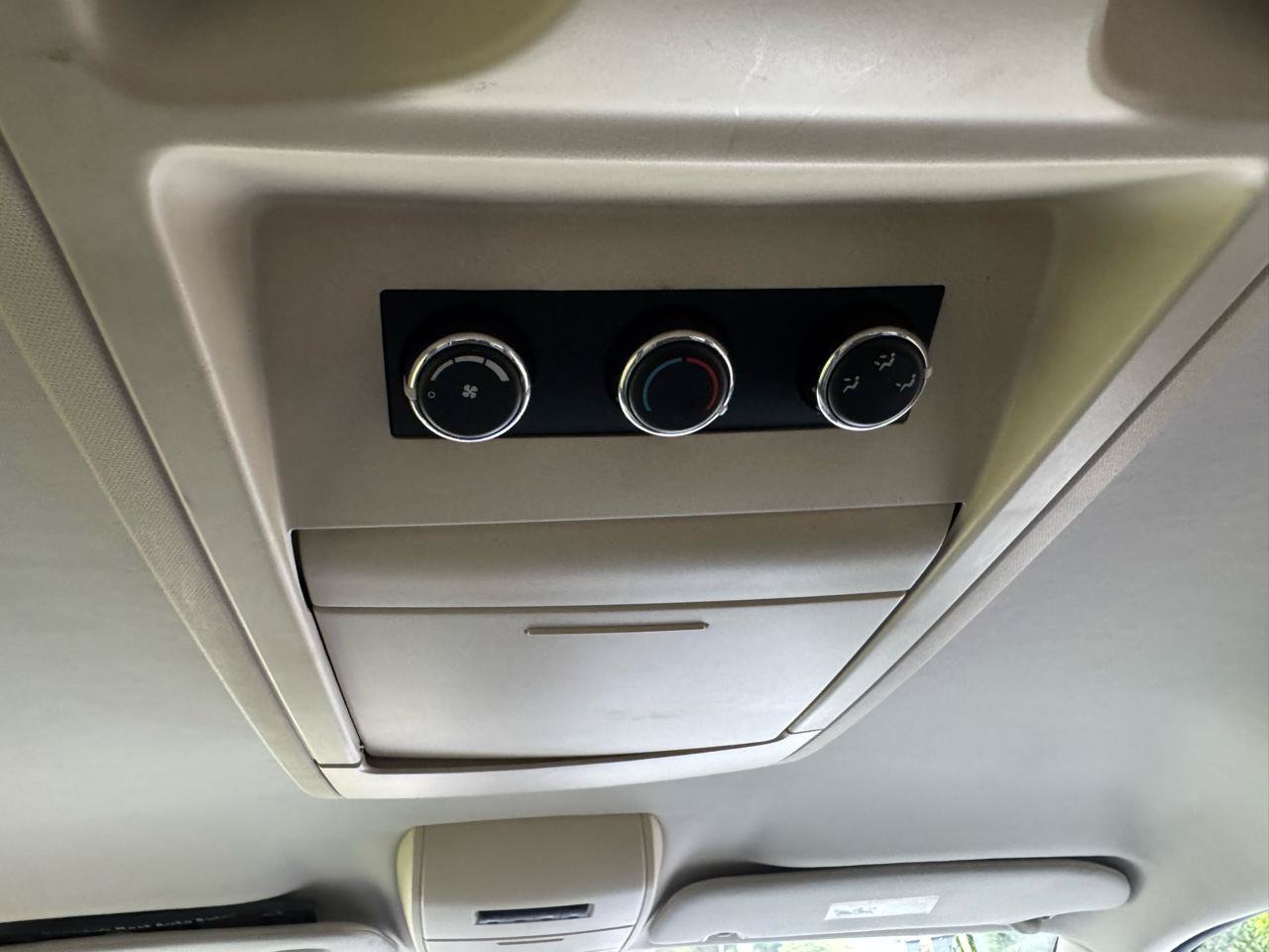 Used 2008 Dodge Grand Caravan SXT FWD image 25