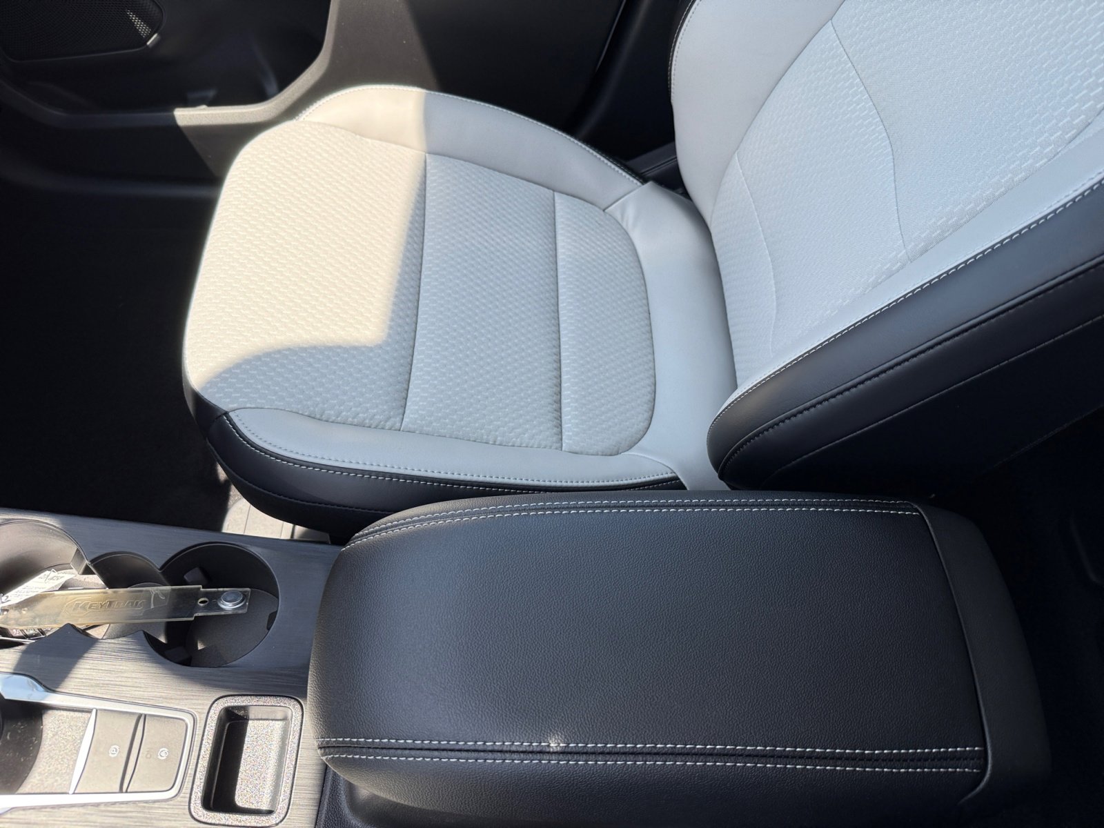 New 2025 Ford Escape SE image 14