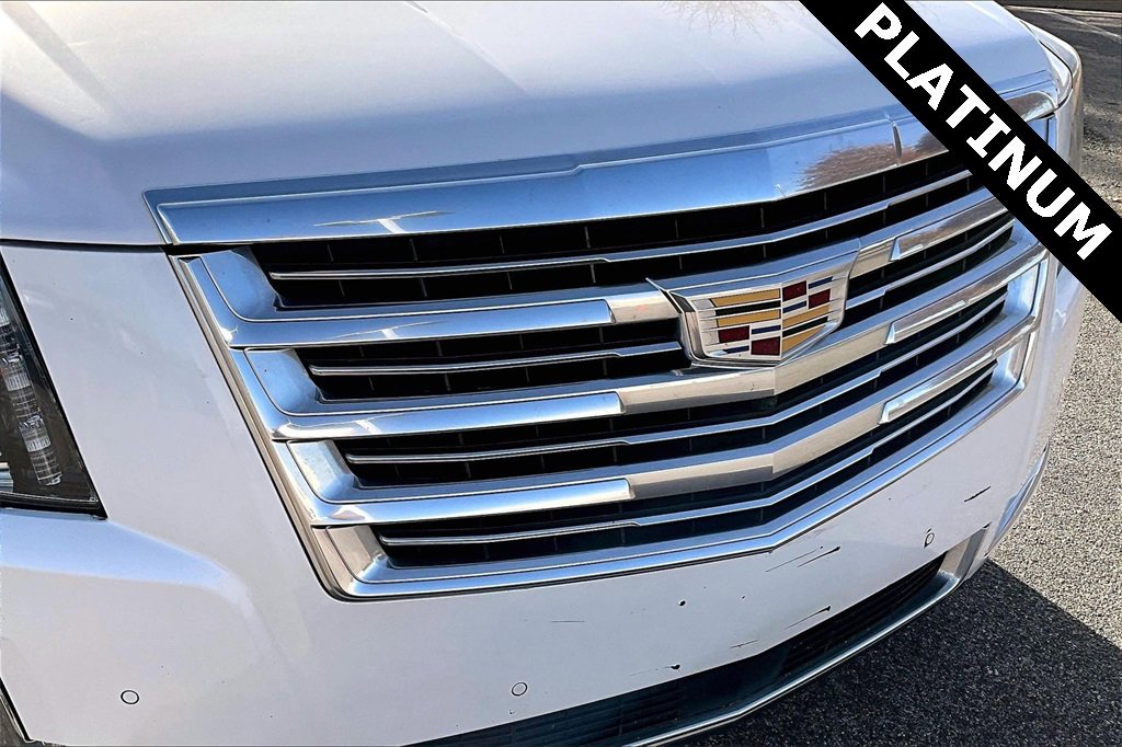 Used 2019 Cadillac Escalade ESV Platinum image 31