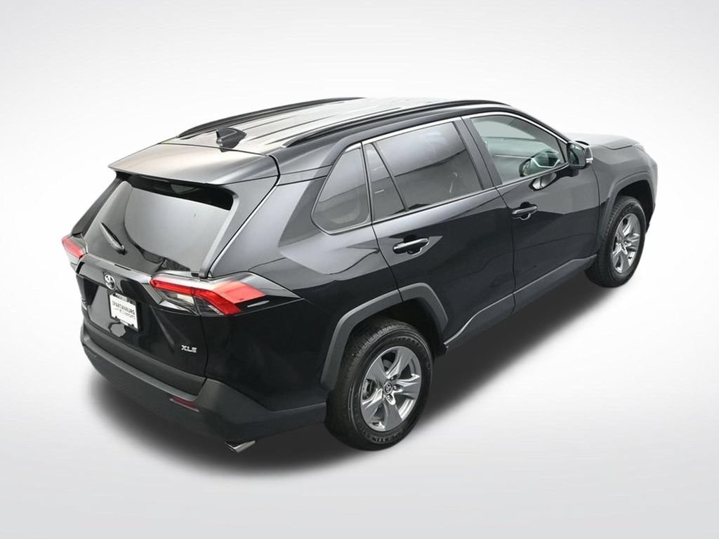 Used 2025 Toyota RAV4 XLE FWD image 29