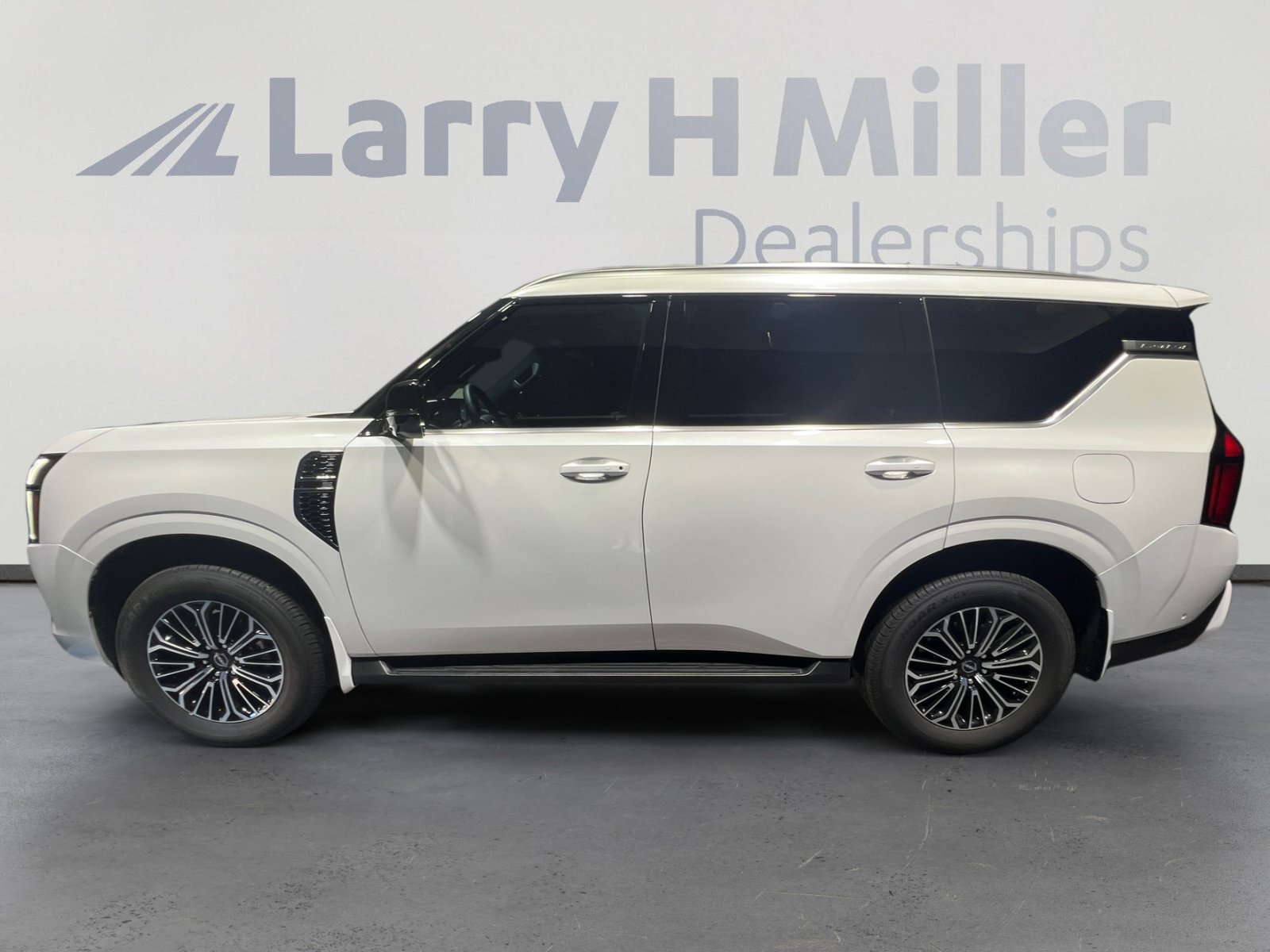 New 2026 Nissan Armada SL AWD/4WD image 2