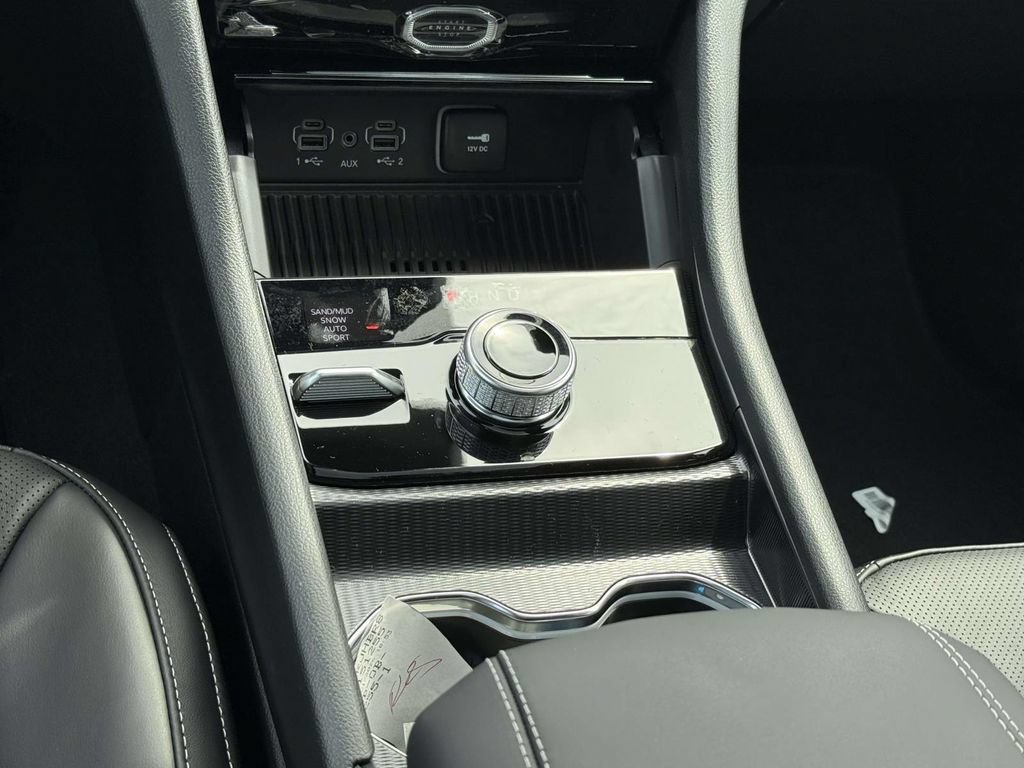New 2027 Jeep Grand Cherokee Limited AWD/4WD image 22