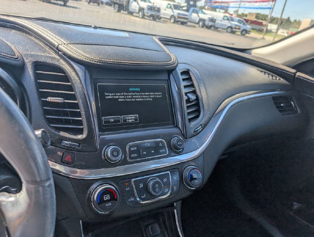 Used 2017 Chevrolet Impala LT w/ Convenience Package FWD image 19