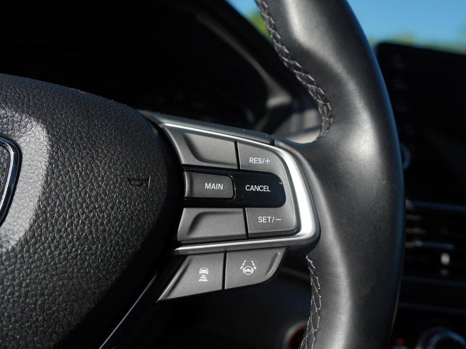 Used 2018 Honda Accord EX-L image 24
