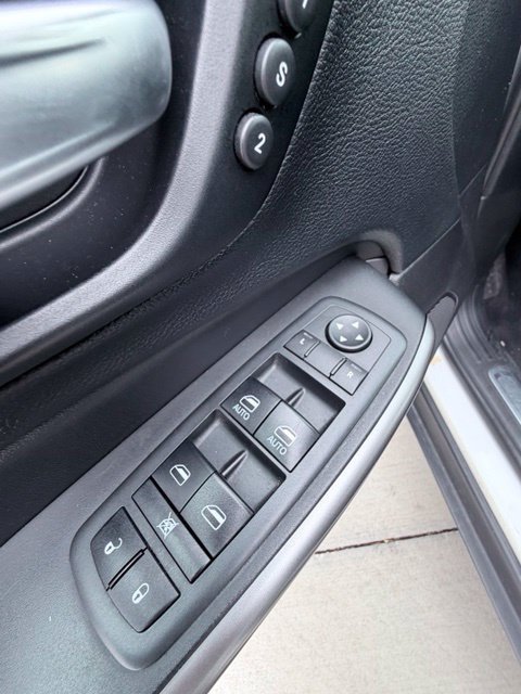Used 2021 Jeep Cherokee Limited AWD/4WD image 24