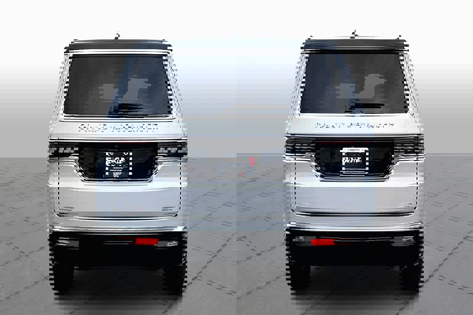 Used 2023 Jeep Grand Wagoneer Series II image 4