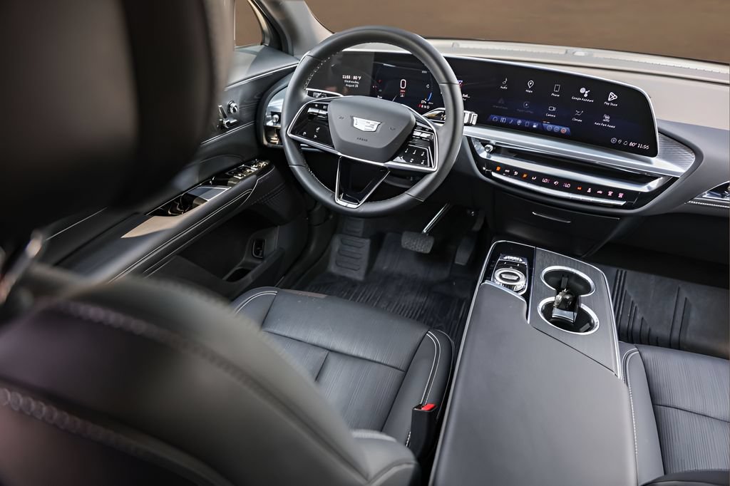 Certified 2024 Cadillac Lyriq Sport AWD/4WD image 23
