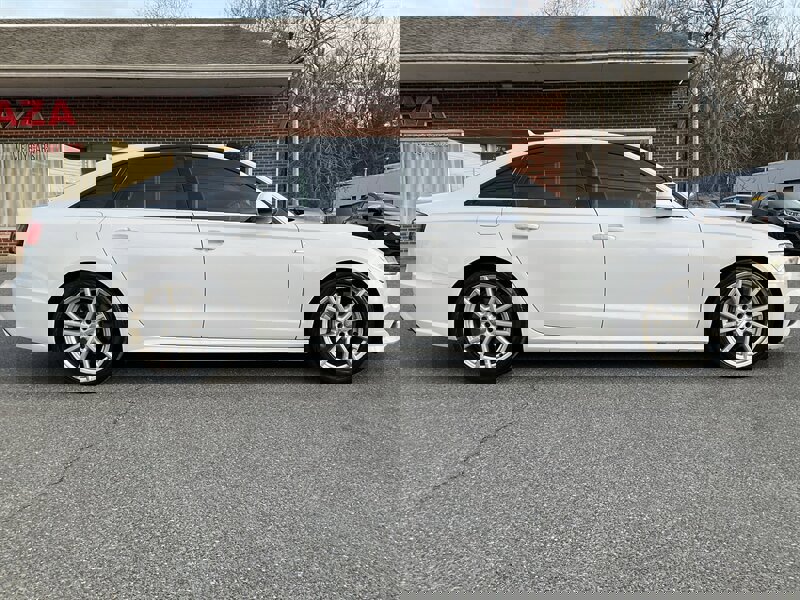 Used 2017 Audi A6 2.0T Premium Plus w/ Premium Plus Package image 4