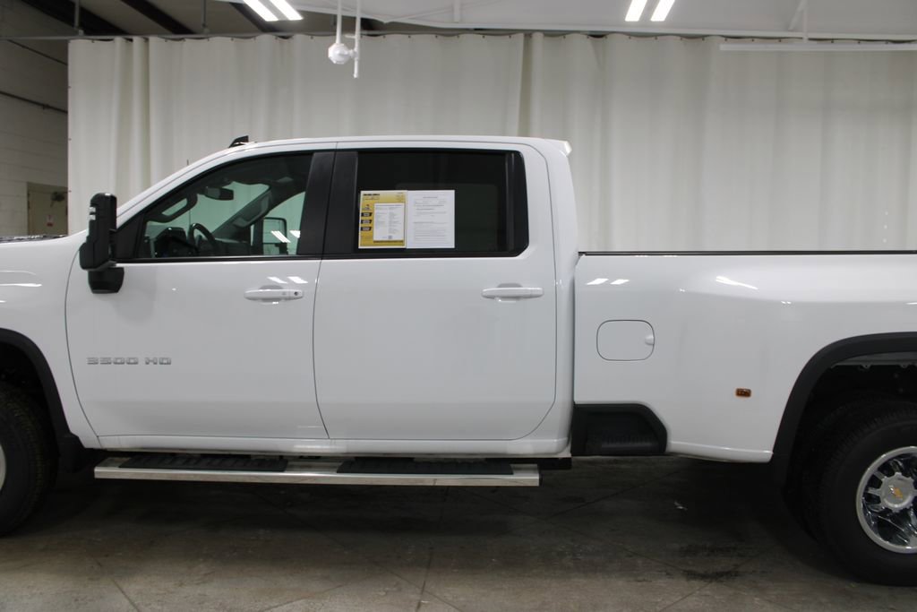 Used 2024 Chevrolet Silverado 3500 LT w/ Convenience Package image 6