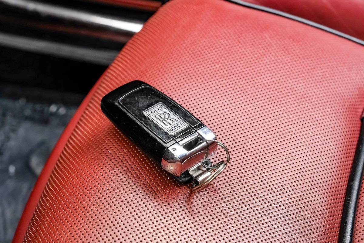 Used 2016 Rolls-Royce Dawn image 50