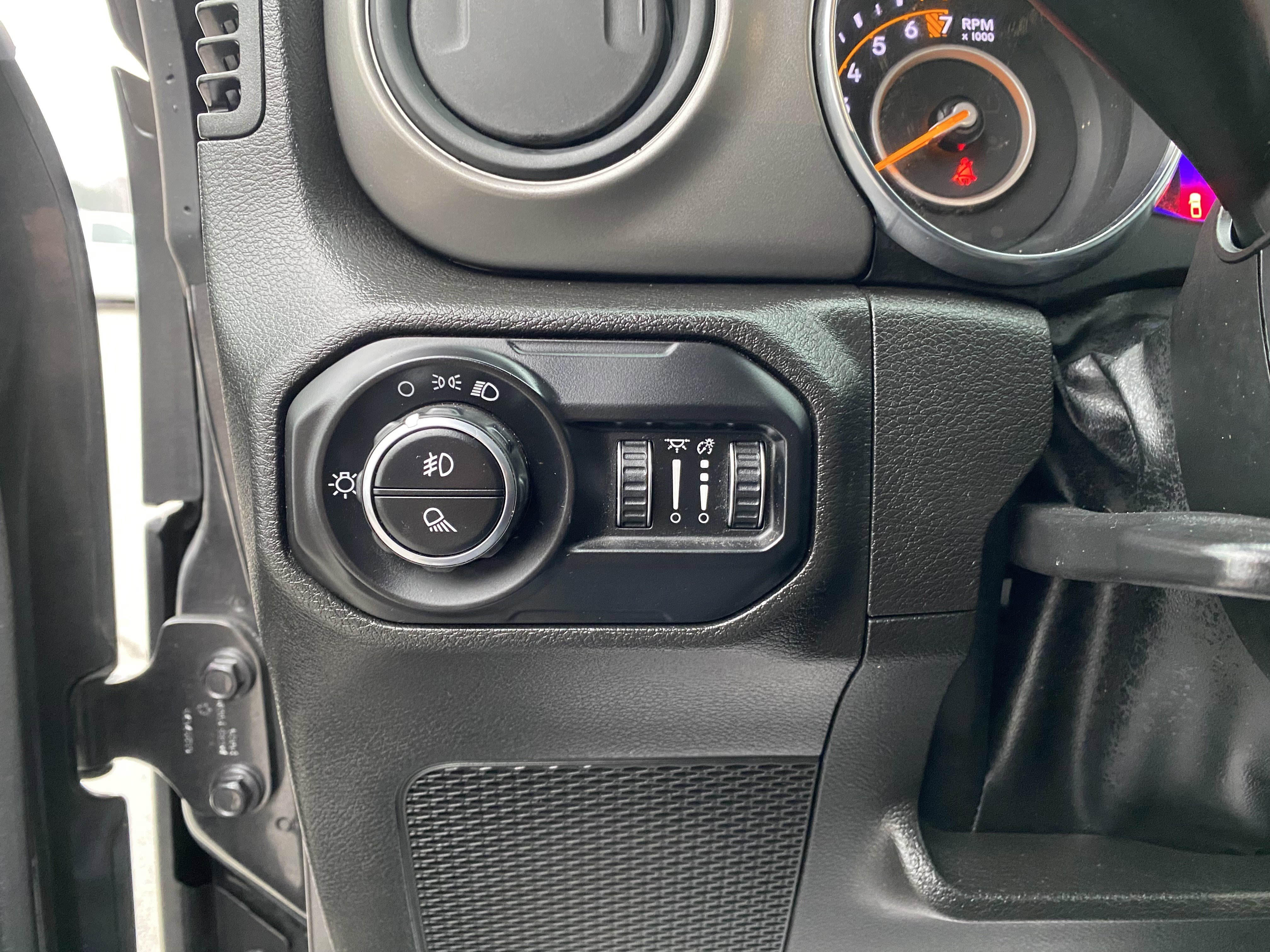 Used 2022 Jeep Gladiator Sport image 18