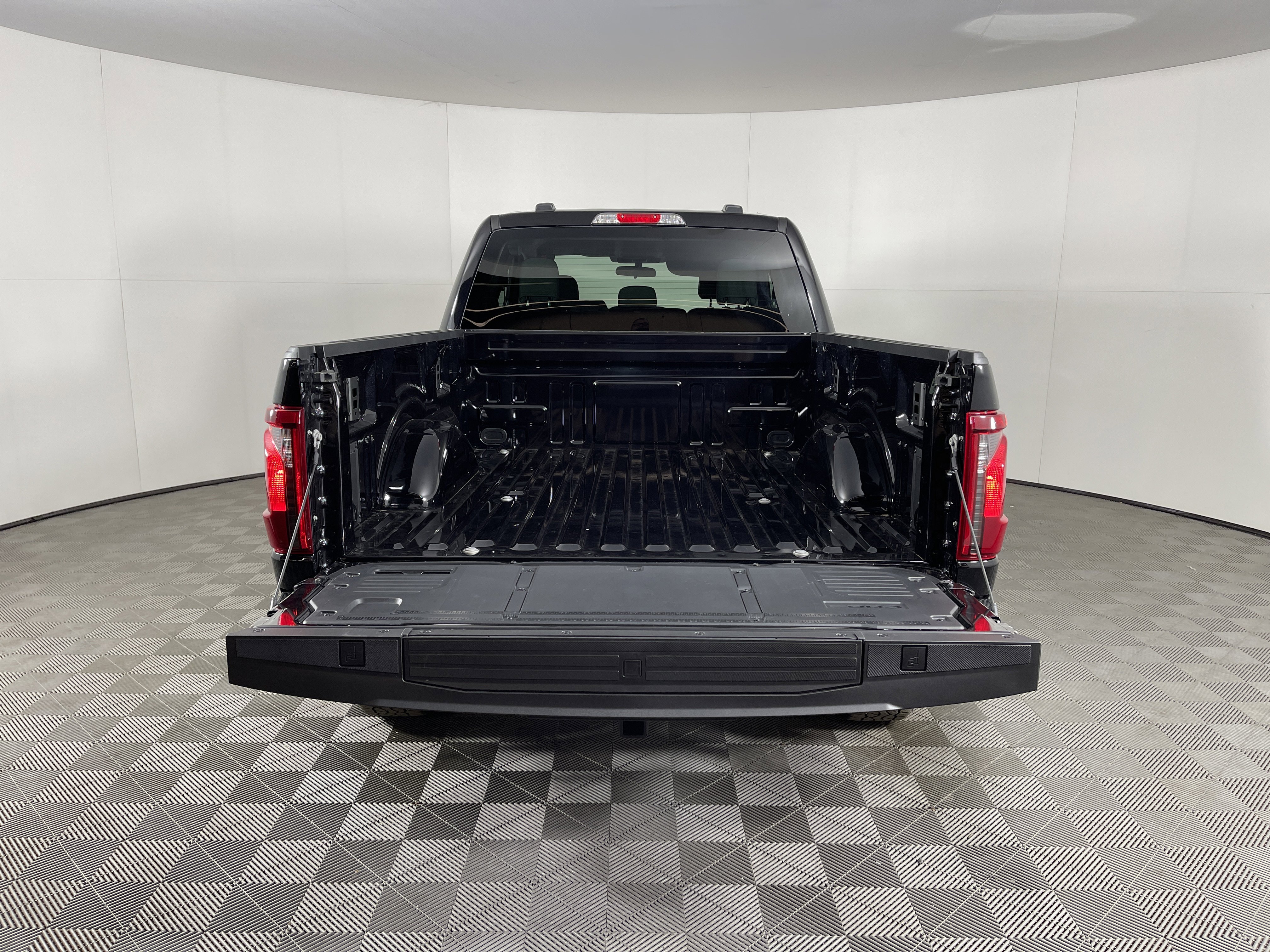 Used 2025 Ford F150 XLT w/ Equipment Group 301A Standard image 8