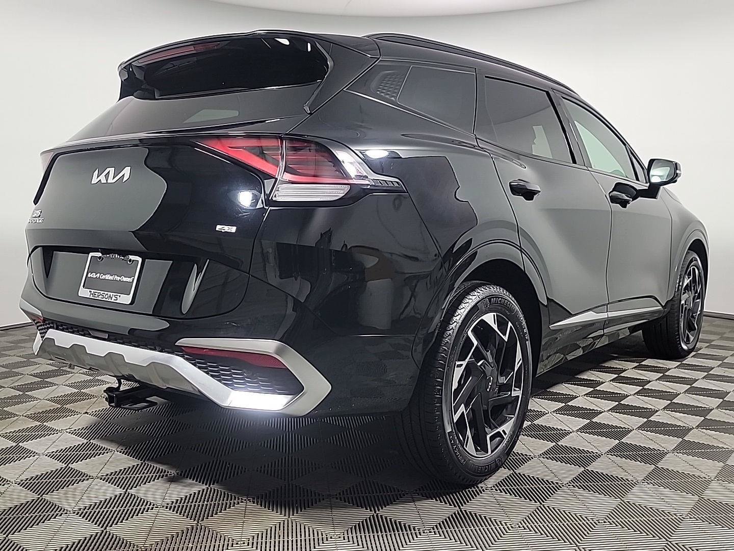 Used 2025 Kia Sportage SX AWD/4WD image 3