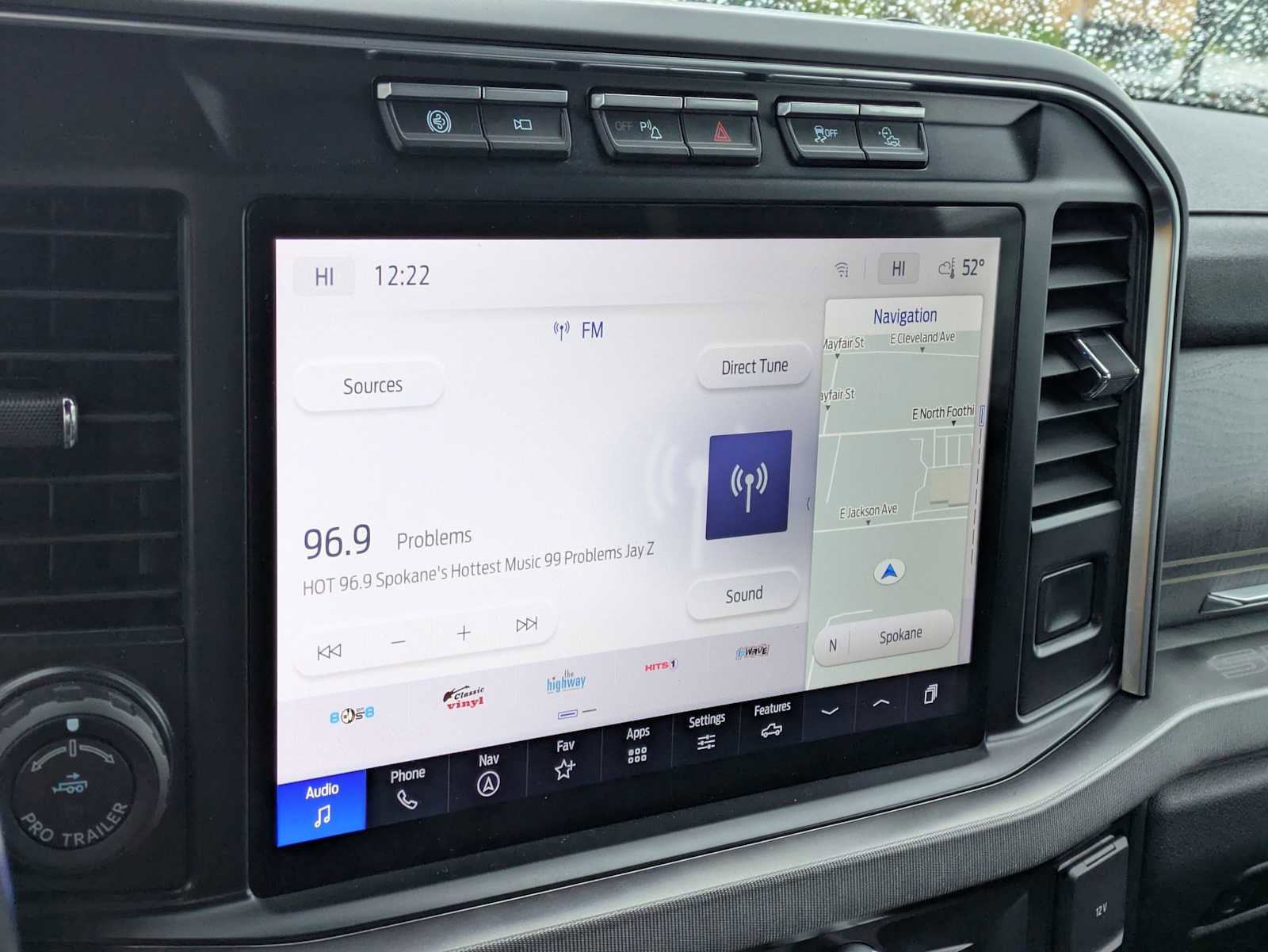 Used 2023 Ford F350 Platinum w/ Tremor Off-Road Package AWD/4WD image 32