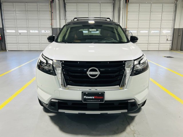 New 2025 Nissan Pathfinder Platinum image 16