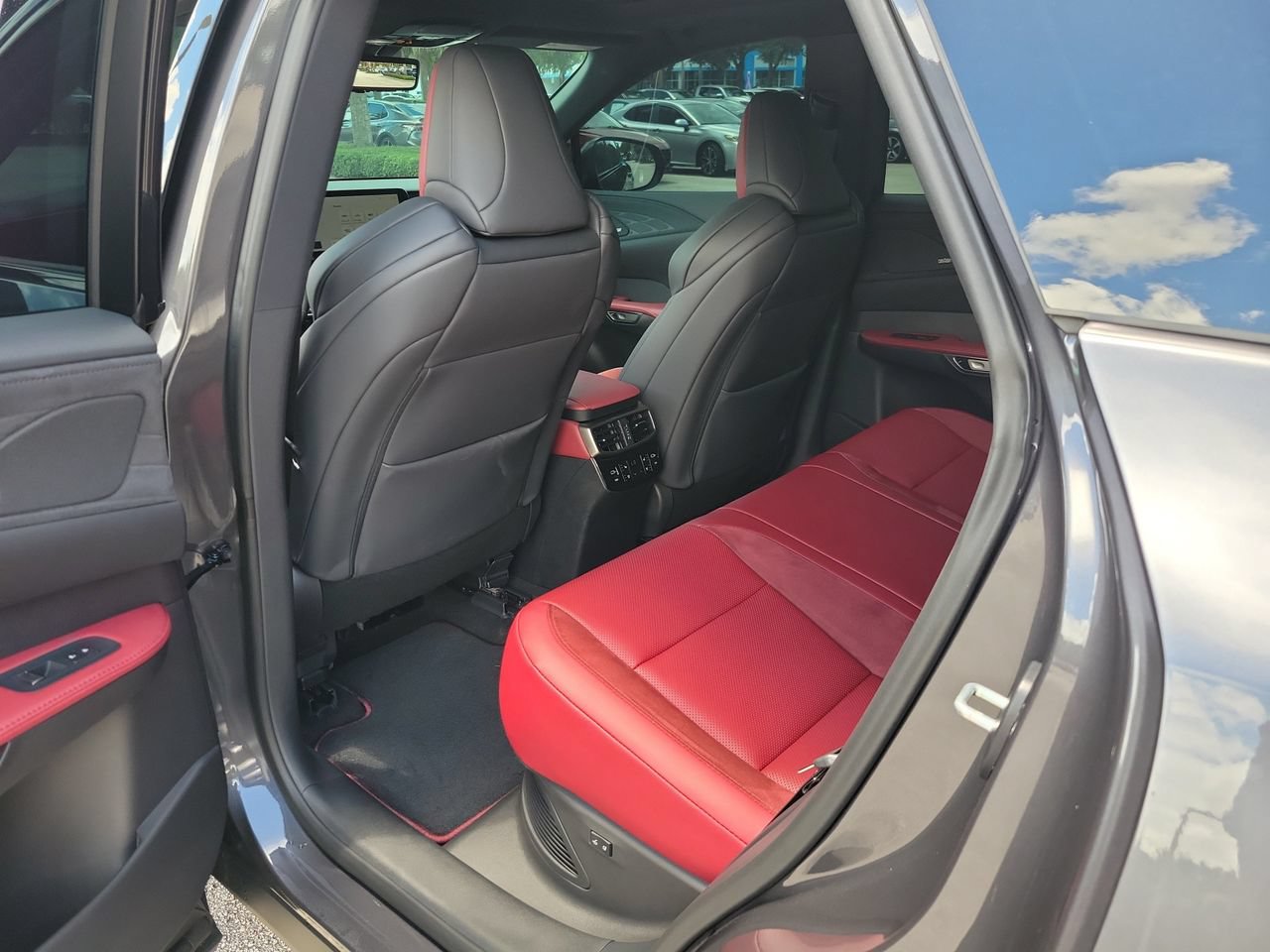 Used 2024 Lexus RX 500h F Sport w/ Convenience Package AWD/4WD image 9