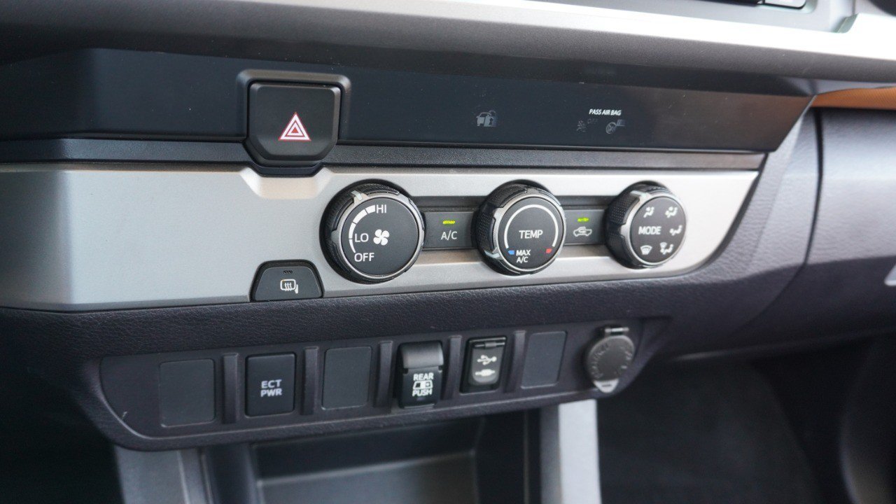 Used 2019 Toyota Tacoma SR5 RWD image 16