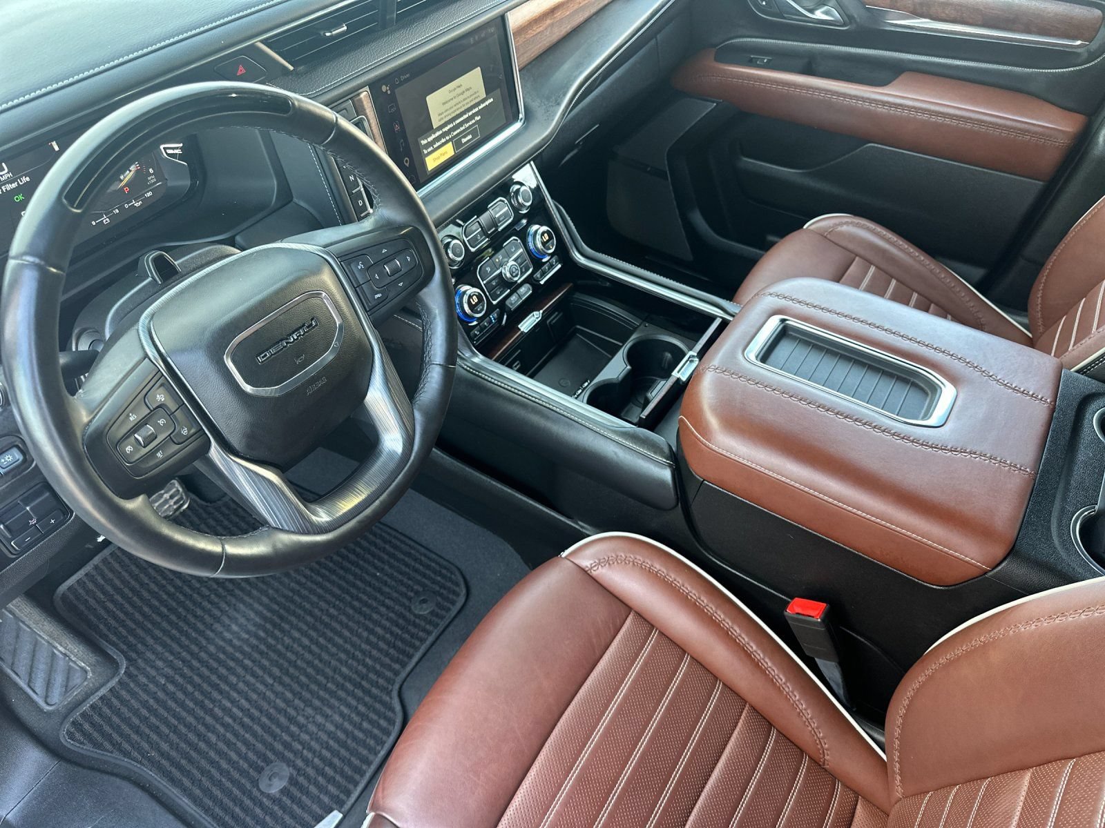 Used 2023 GMC Yukon Denali Ultimate AWD/4WD image 9