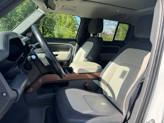 Certified 2024 Land Rover Defender 130 X-Dynamic SE AWD/4WD image 10
