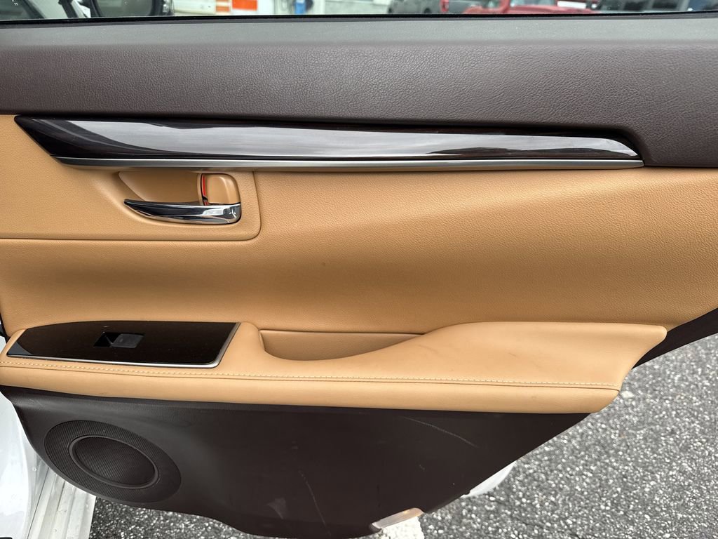 Used 2018 Lexus ES 350 w/ Premier Package image 16