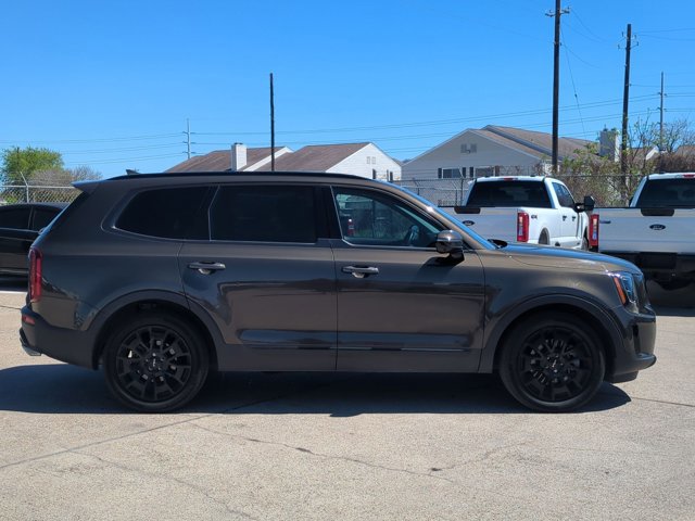 Used 2022 Kia Telluride SX w/ SX Prestige Package image 4