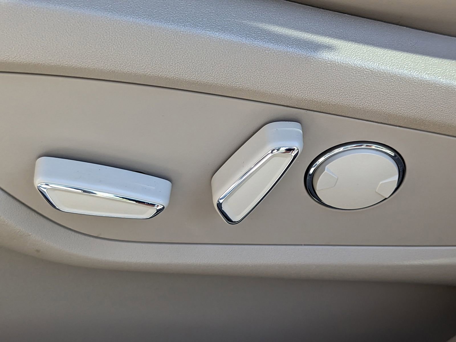 Certified 2023 Lincoln Nautilus Reserve image 22