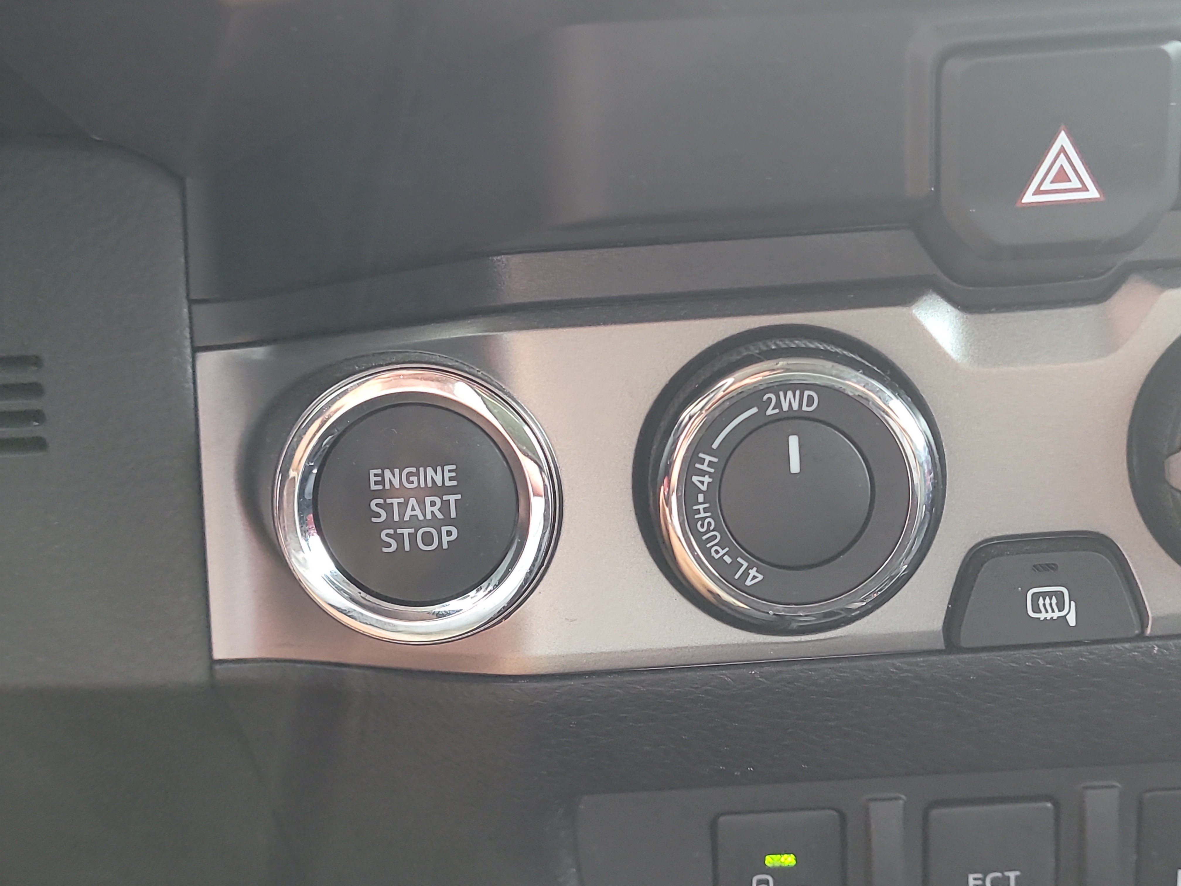 Certified 2023 Toyota Tacoma SR5 AWD/4WD image 29